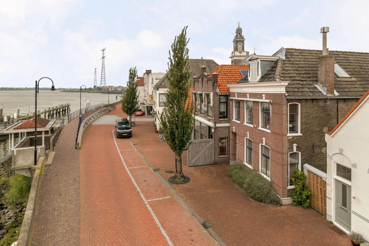 De Kapiteinshut Aan De Rivier Met Xl Ligbad En Sauna Lekkerkerk Zewnętrze zdjęcie