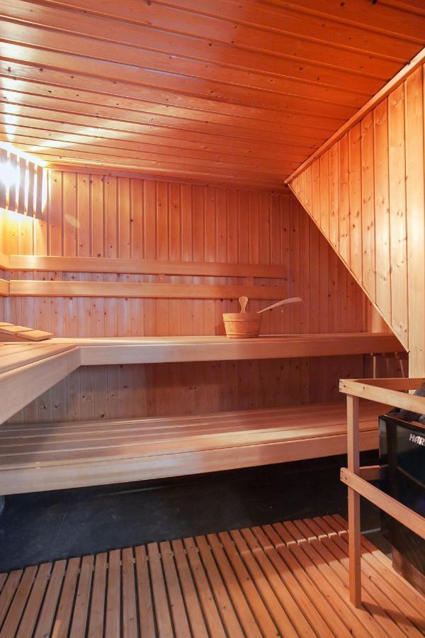 De Kapiteinshut Aan De Rivier Met Xl Ligbad En Sauna Lekkerkerk Zewnętrze zdjęcie